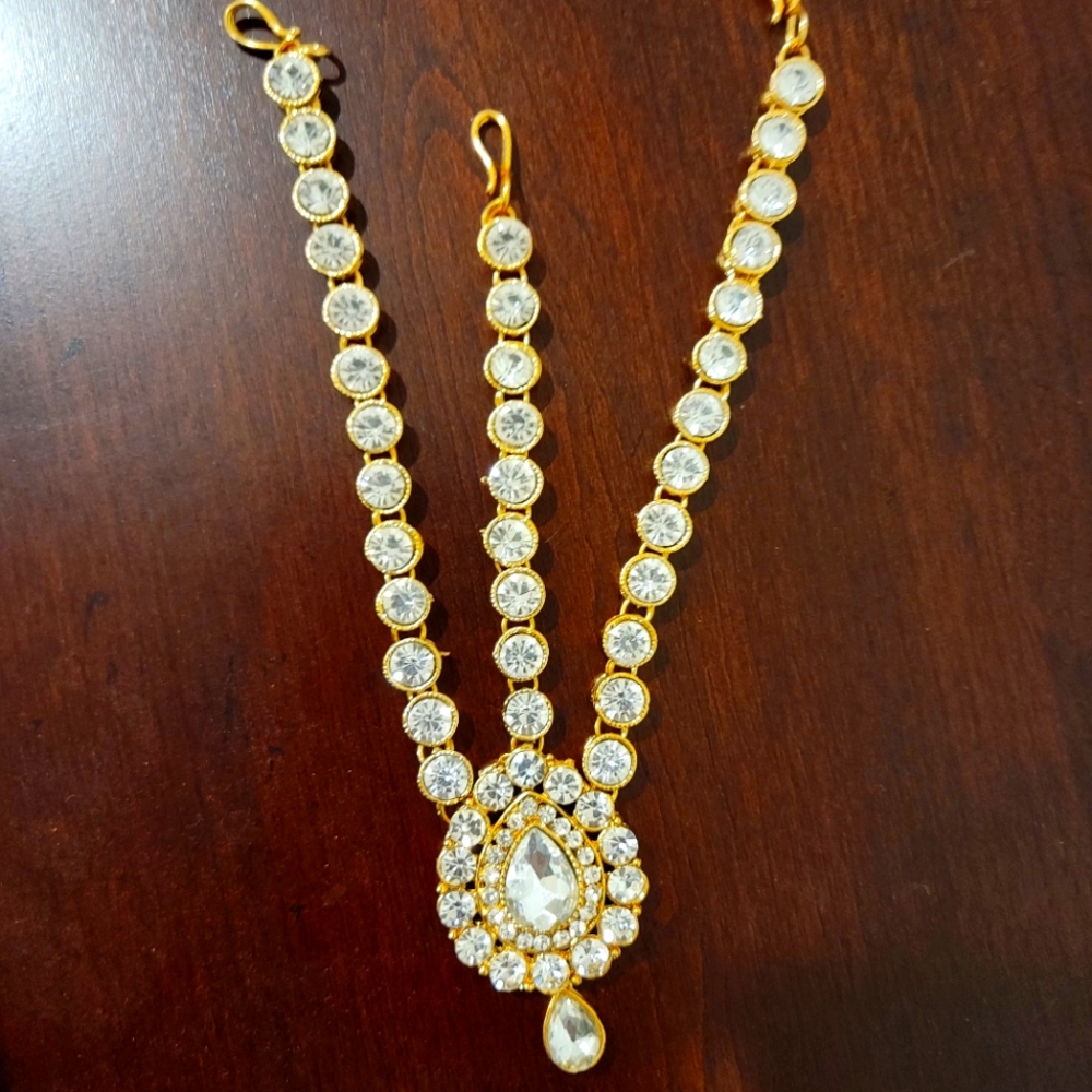 Gorgeous Indian stone head piece/tikka